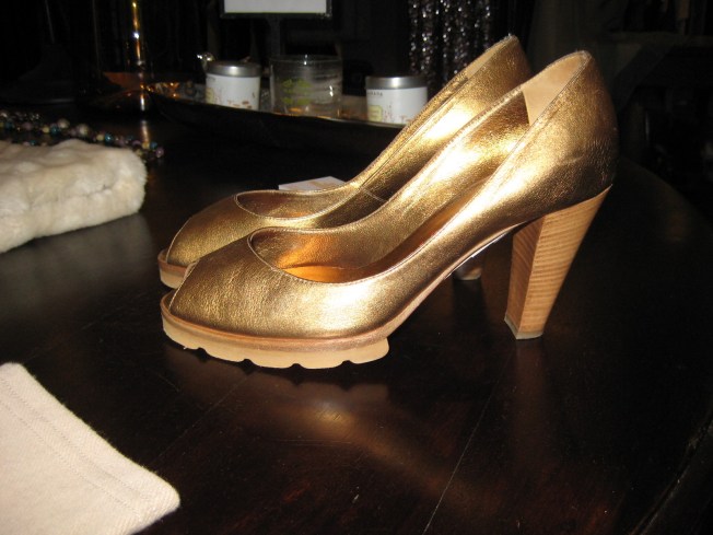 Walter Steiger gold peep toe pump.